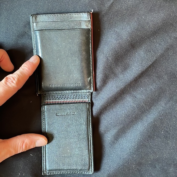 Tommy Hilfigure Card Holder - Picture 3 of 4